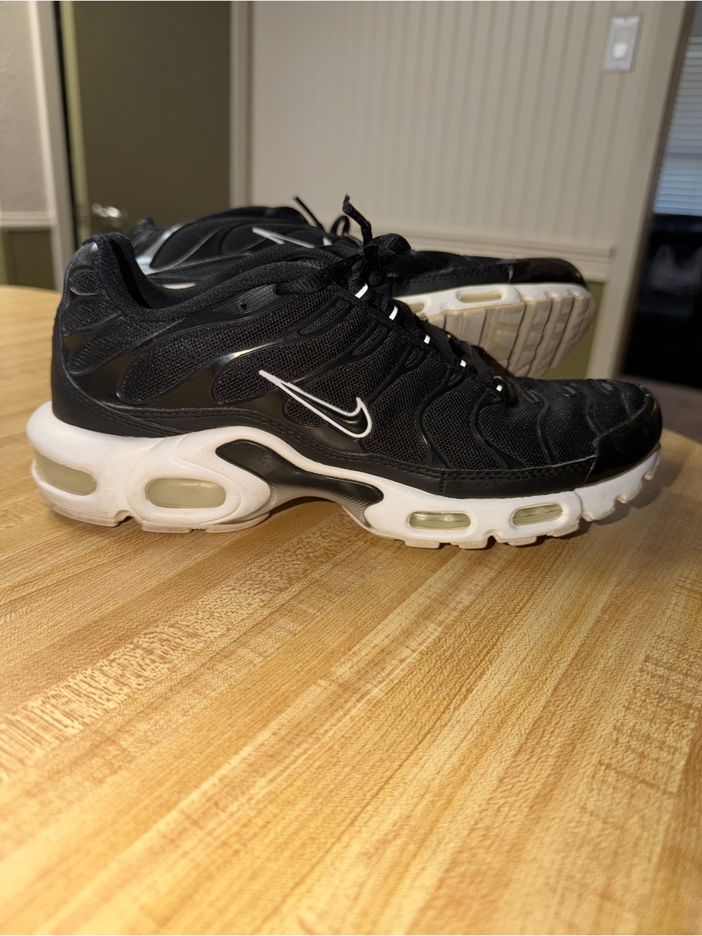 Nike Women’s Black & White Air Max-Style Sneakers